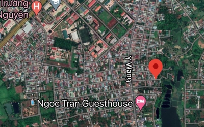 BÁN ĐẤT HẺM 185 Y WANG CÁCH TRƯỜNG ĐẠI HỌC TÂY NGUYÊN CHƯA ĐẾN 500 MÉT