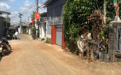 ĐẤT HẺM 335 Y MOAN QUA VÀNH ĐAI PHƯỜNG TÂN LỢI